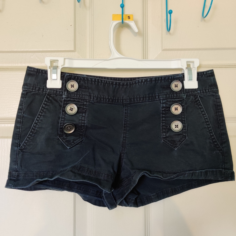 Express - Black Shorts